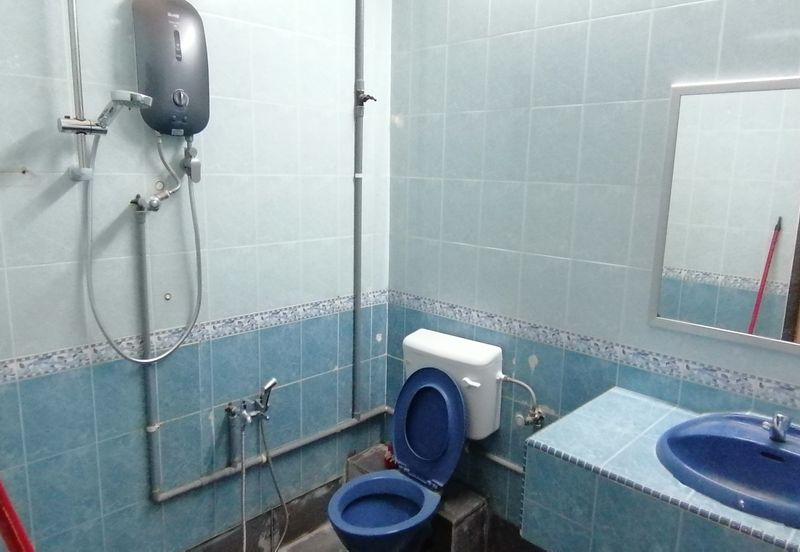 OUG Renovated 2 Storey Terrace For Rent