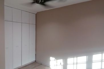 OUG Renovated 2 Storey Terrace For Rent