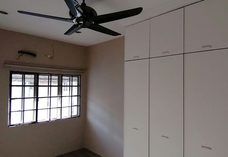 OUG Renovated 2 Storey Terrace For Rent