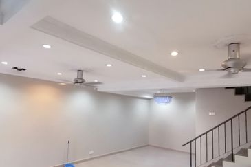 OUG Renovated 2 Storey Terrace For Rent