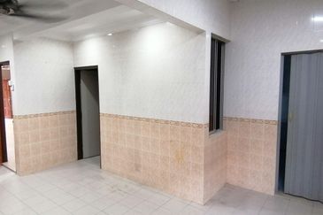 OUG Renovated 2 Storey Terrace For Rent