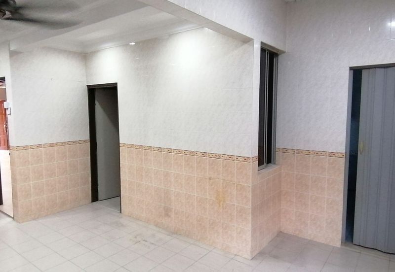 OUG Renovated 2 Storey Terrace For Rent