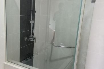 OUG/Happy Garden 4.5 Storey Gated Guarded House