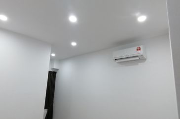 OUG/Happy Garden 4.5 Storey Gated Guarded House