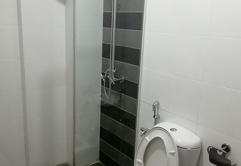 OUG/Happy Garden 4.5 Storey Gated Guarded House