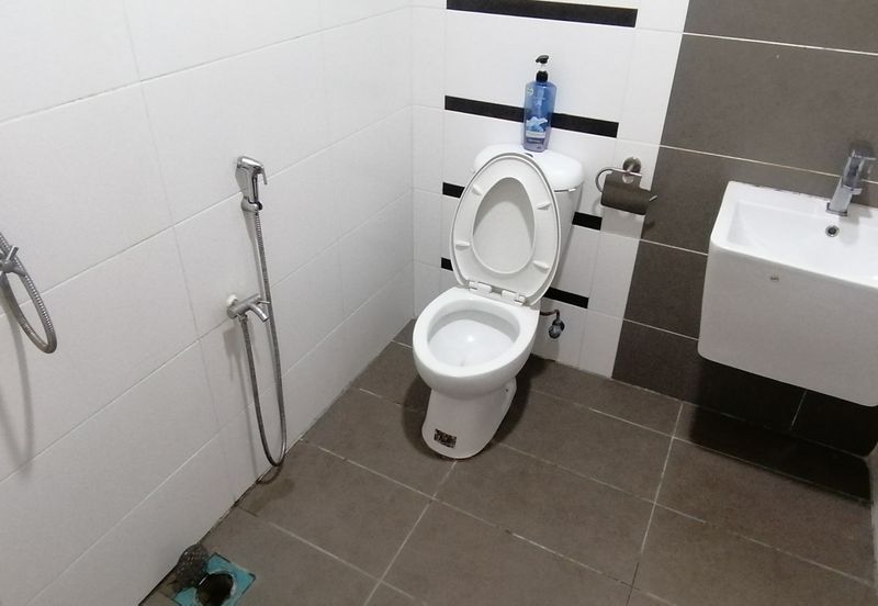 OUG/Happy Garden 4.5 Storey Gated Guarded House