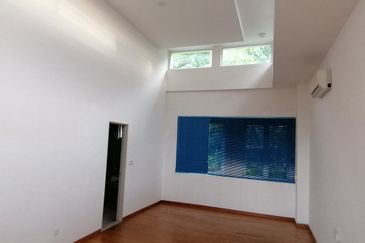 OUG/Happy Garden 4.5 Storey Gated Guarded House