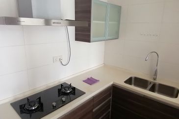 OUG/Happy Garden 4.5 Storey Gated Guarded House