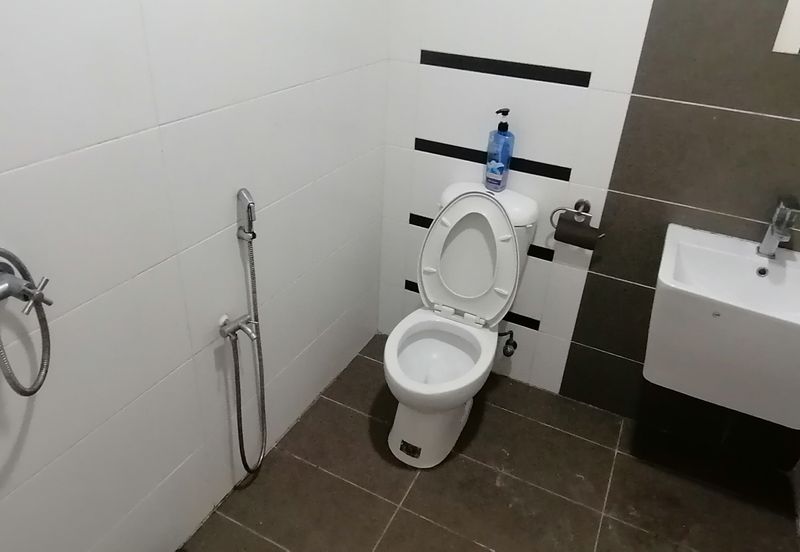 OUG/Happy Garden 4.5 Storey Gated Guarded House