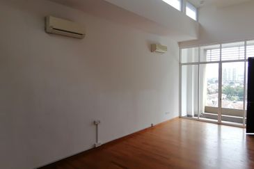 OUG/Happy Garden 4.5 Storey Gated Guarded House