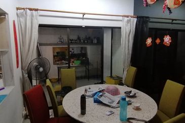 OUG/Taman Yarl 3 Storey Semi D Freehold For Sale