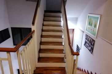 OUG/Taman Yarl 3 Storey Semi D Freehold For Sale