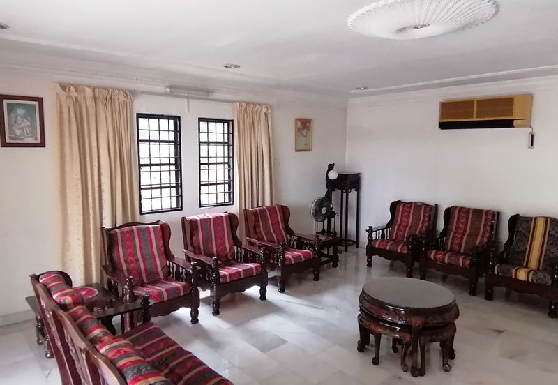 OUG/Taman United 2 Storey Corner Bungalow For Rent