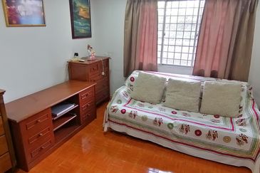 OUG/Taman United 2 Storey Corner Bungalow For Rent