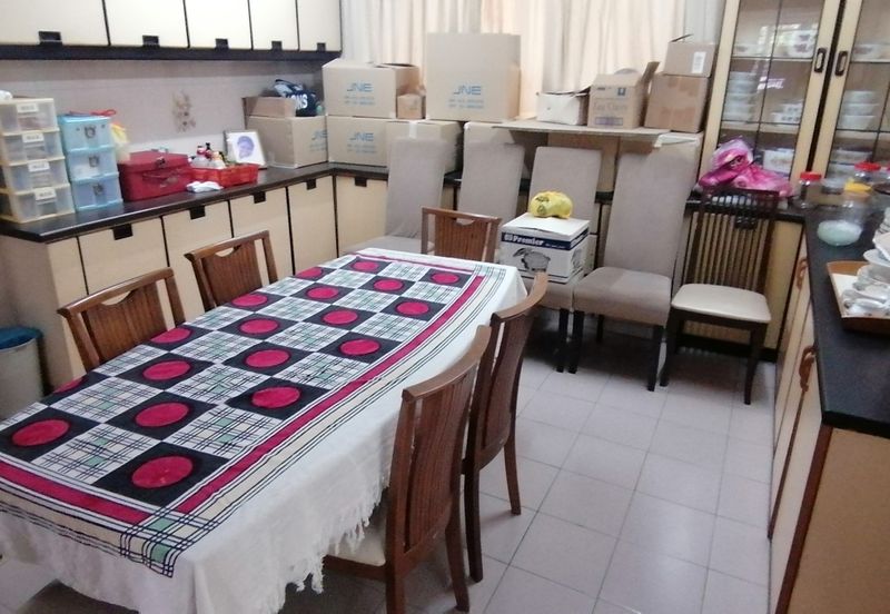 OUG/Taman United 2 Storey Corner Bungalow For Rent