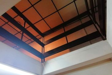 OUG/Taman United 2 Storey Corner Bungalow For Rent