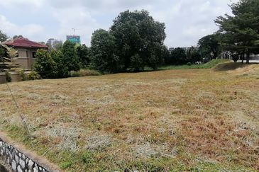 OUG/Taman Yarl Gated Guarded Bungalow Lot For Sale