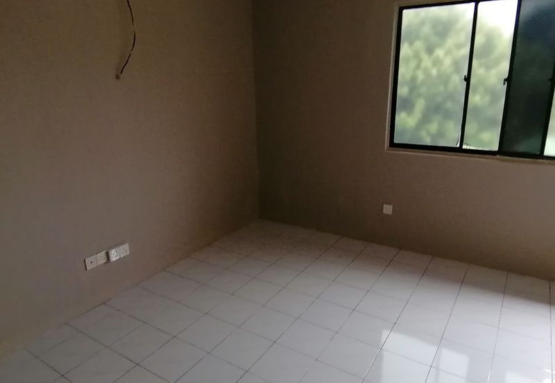 OUG/Happy Garden Corner 2 Storey Renovated Semi D