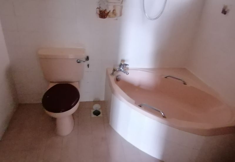 OUG/Happy Garden Corner 2 Storey Renovated Semi D