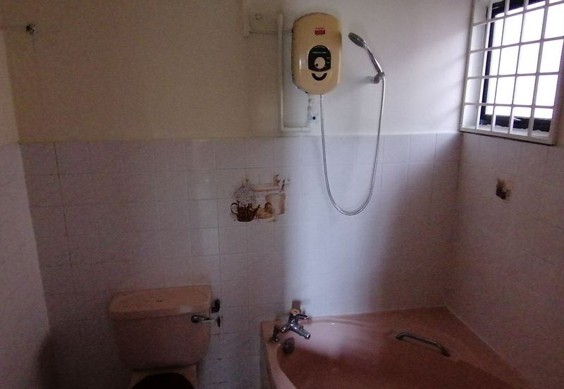 OUG/Happy Garden Corner 2 Storey Renovated Semi D