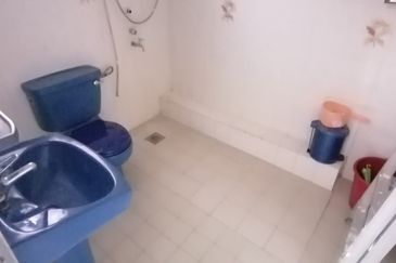 OUG/Happy Garden Corner 2 Storey Renovated Semi D