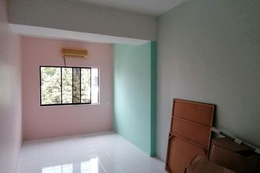 OUG/Happy Garden Corner 2 Storey Renovated Semi D