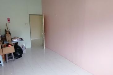 OUG/Happy Garden Corner 2 Storey Renovated Semi D