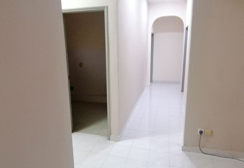 OUG/Happy Garden Corner 2 Storey Renovated Semi D