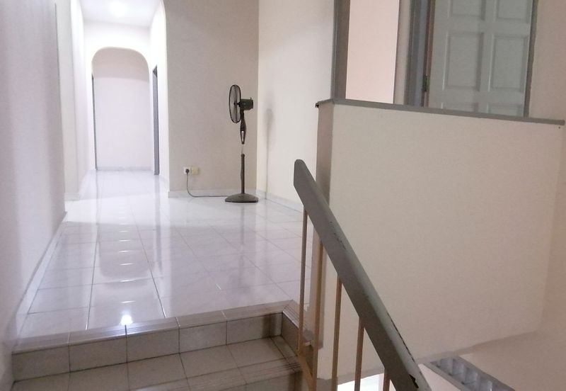 OUG/Happy Garden Corner 2 Storey Renovated Semi D