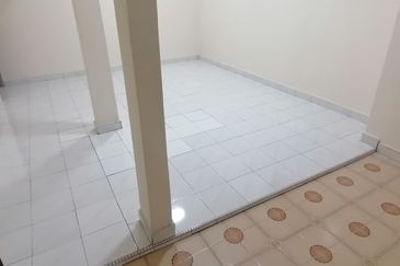 OUG/Happy Garden Corner 2 Storey Renovated Semi D