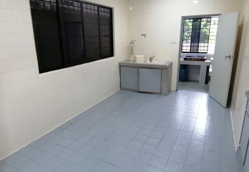 OUG/Happy Garden Corner 2 Storey Renovated Semi D