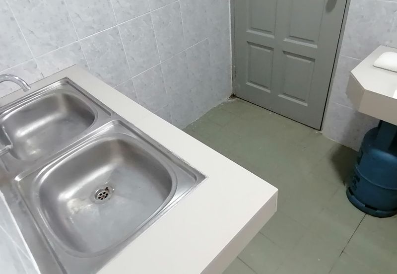 OUG/Happy Garden Corner 2 Storey Renovated Semi D