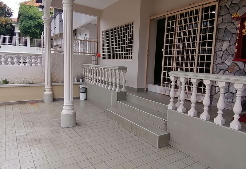 OUG/Happy Garden Corner 2 Storey Renovated Semi D