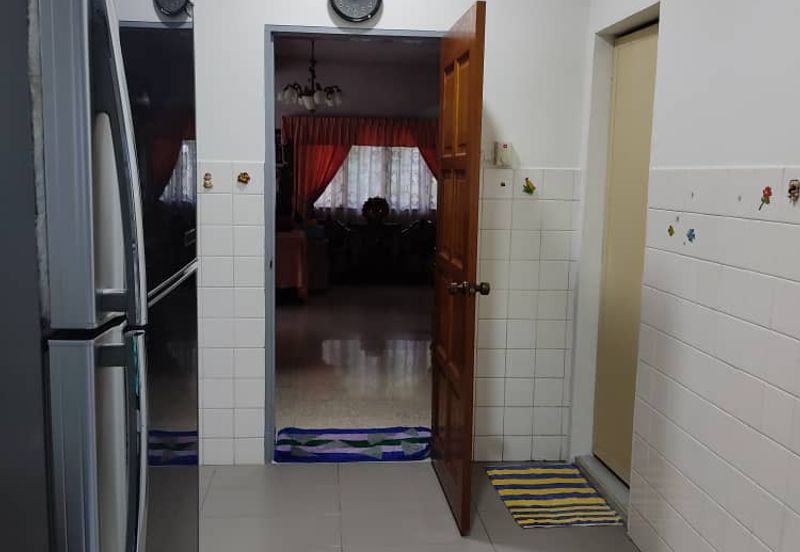 OUG/Taman United 2 Storey Bungalow For Rent