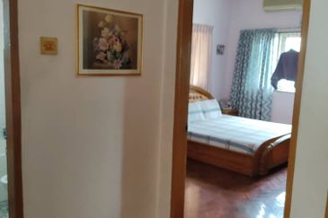 OUG/Taman United 2 Storey Bungalow For Rent