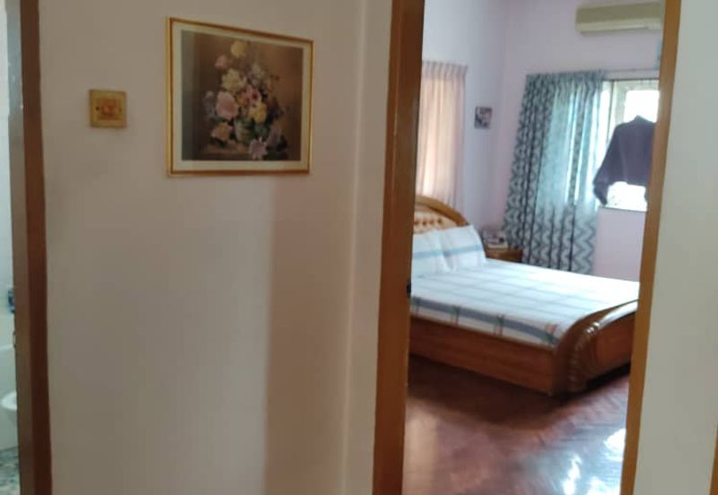 OUG/Taman United 2 Storey Bungalow For Rent