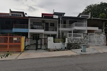 OUG 2 Storey Terrace Facing West For Sale