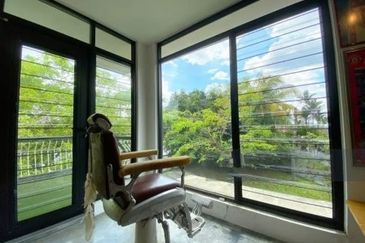 OUG/Taman United 3 Storey Renovated Bungalow
