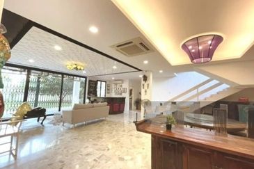 OUG/Taman United 3 Storey Renovated Bungalow