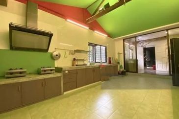 OUG/Taman United 3 Storey Renovated Bungalow
