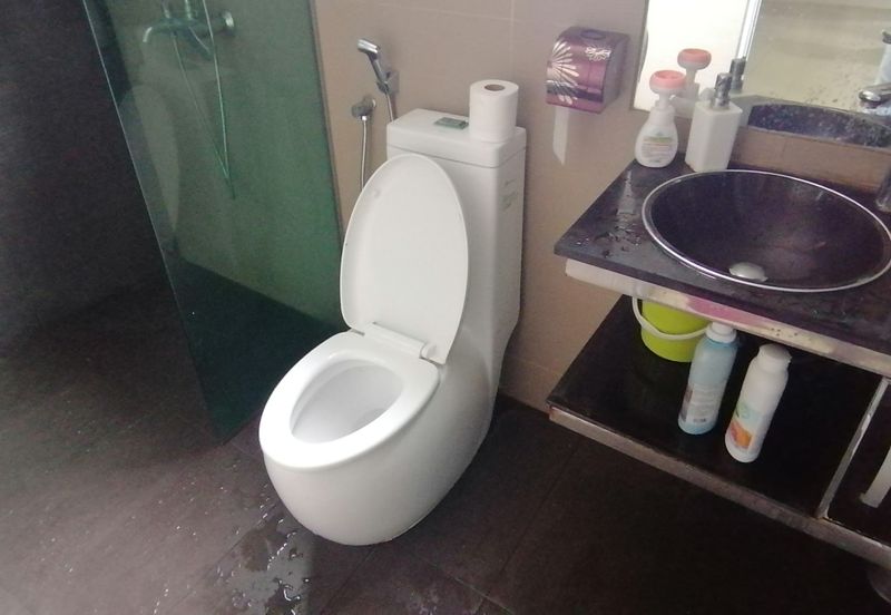 OUG/Taman Yarl 3 Storey Renovated Semi D For Sale