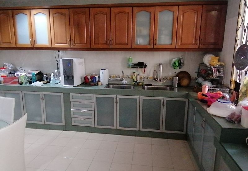 OUG/Taman Yarl 3 Storey Renovated Semi D For Sale