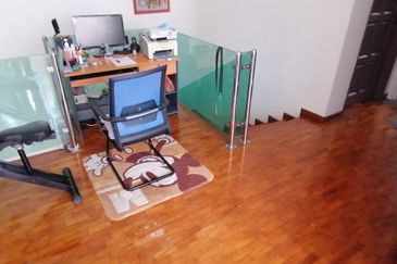 OUG/Taman Yarl 3 Storey Renovated Semi D For Sale