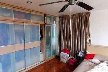 OUG/Taman Yarl 3 Storey Renovated Semi D For Sale