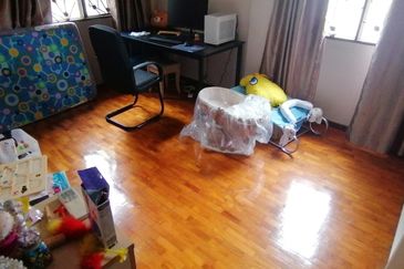 OUG/Taman Yarl 3 Storey Renovated Semi D For Sale