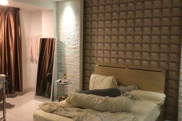 OUG/Taman Yarl 3 Storey Renovated Semi D For Sale