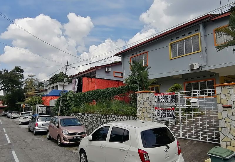 OUG/Taman United 1 Storey Bungalow With Big Land