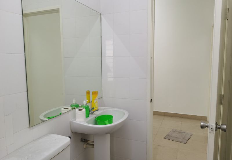 OUG 2 Storey Terrace Corner For Rent