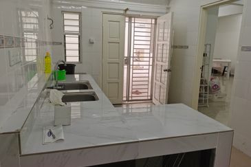 OUG 2 Storey Terrace Corner For Rent