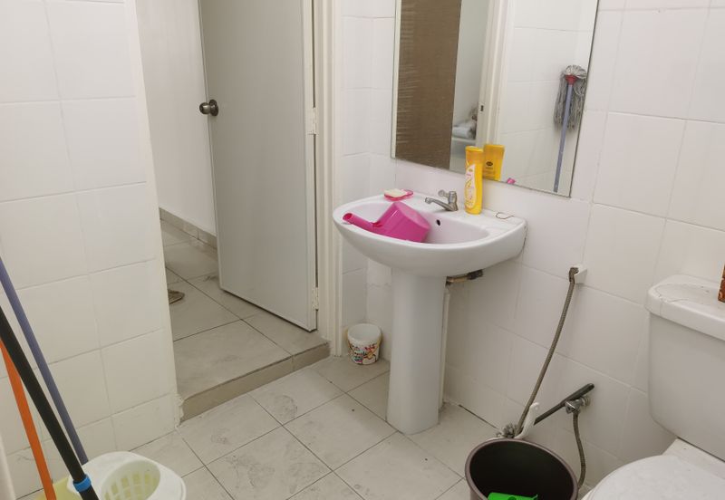 OUG 2 Storey Terrace Corner For Rent